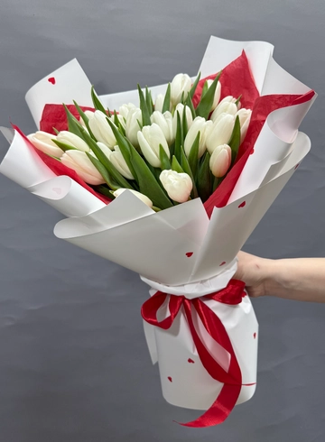 Букет из 25 тюльпанов от интернет-магазина цветов в 