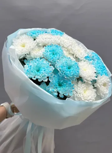 Монобукет хризантем &laquo;Голубые лепестки&raquo; от интернет-магазина цветов в 