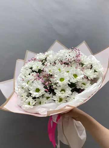 Сборный букет с хризантемой &laquo;Нежное очарование&raquo; от интернет-магазина цветов в 