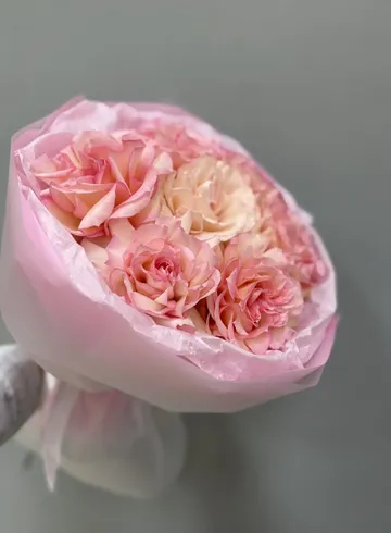 Нежный розовый букет из французских роз от интернет-магазина цветов в 